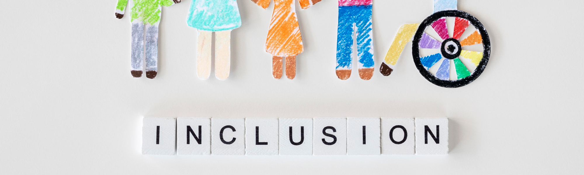 banner 4 Dibujo hecho por un infante de distintas personas, entre ellas gente con diversidad funcional. Debajo aparece la palabra "INCLUSION".